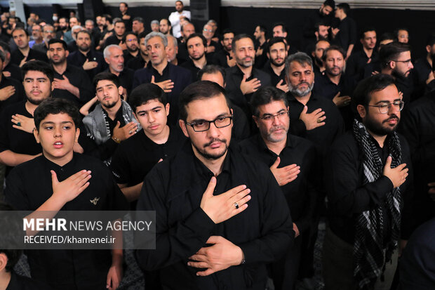 آخرین شب مراسم عزاداری اباعبدالله با حضور رهبر انقلاب