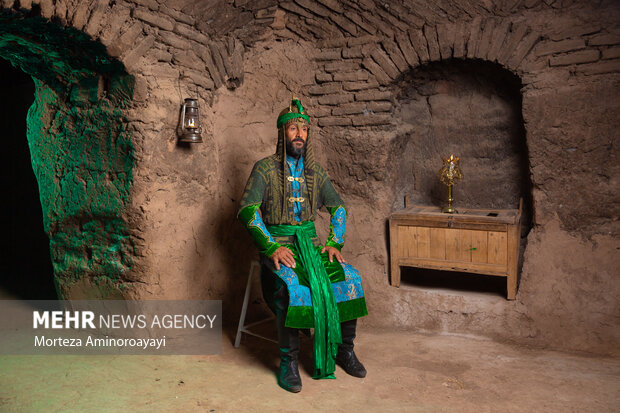 حسین دستجردی فرزند علی اکبر، متولد سال 1361 در روستای فدیشه است، وی در تعزیه خوانی روستای فدیشه، نقش حضرت علی اکبر(ع) را بازی می کند.