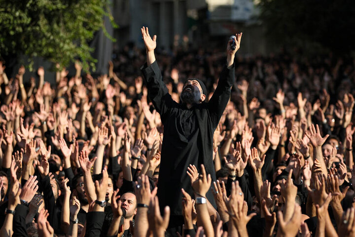 کاش مسئولان از محمود کریمی یاد بگیرند