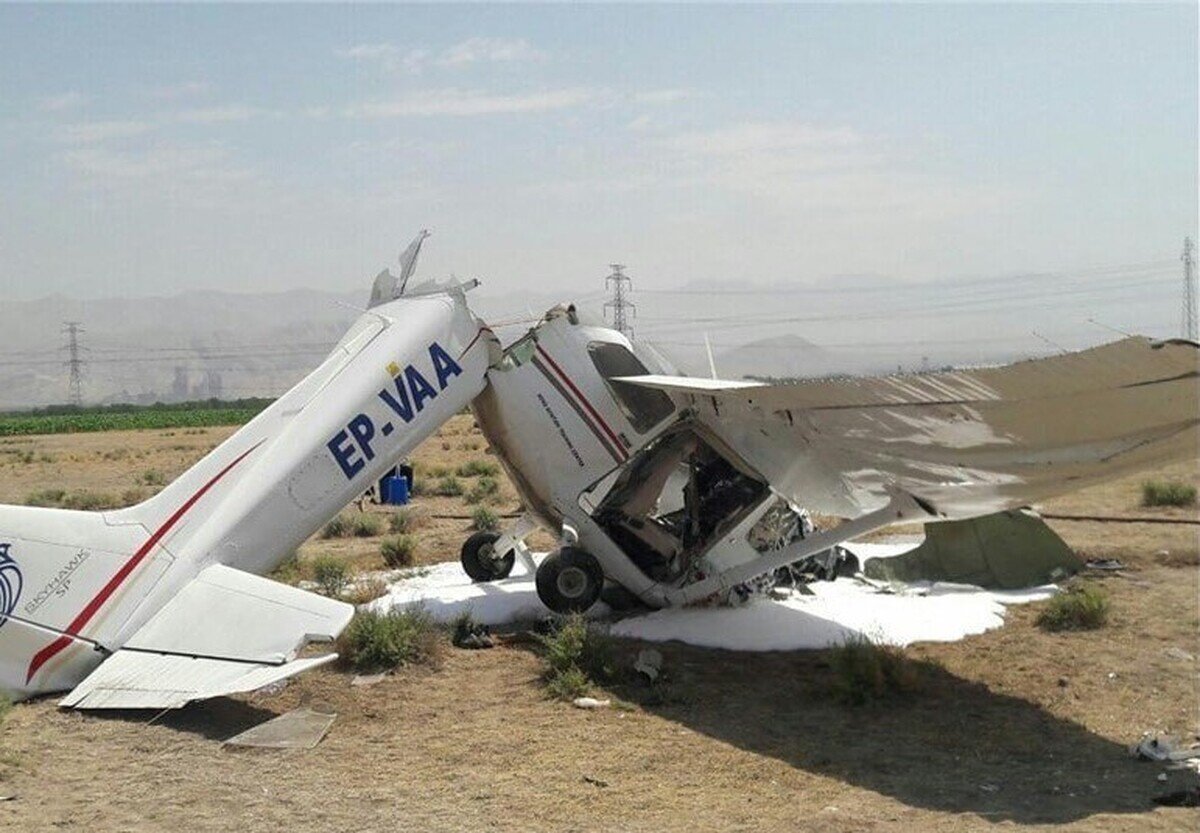 سقوط هواپیمای آموزشی در فرودگاه پیام