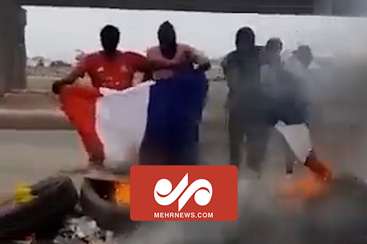 ویڈیو| سینیگال، فرانس کے خلاف شہریوں کا احتجاج، پرچم نذر آتش