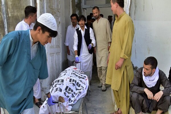 Gunmen kill 2 Pakistan police guarding polio vaccinators