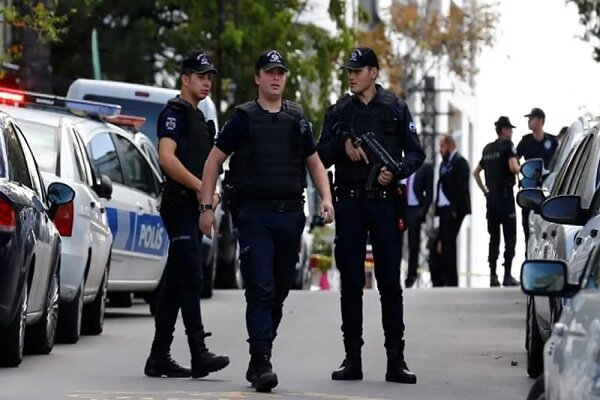 تیراندازی به کنسولگری سوئد در ازمیر/ یک نفر زخمی شد تیراندازی به کنسولگری سوئد در ازمیر/ یک نفر زخمی شد