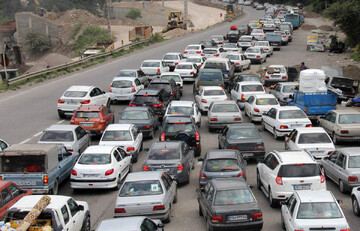 ترافیک در محورهای ورودی گیلان سنگین و پر حجم است