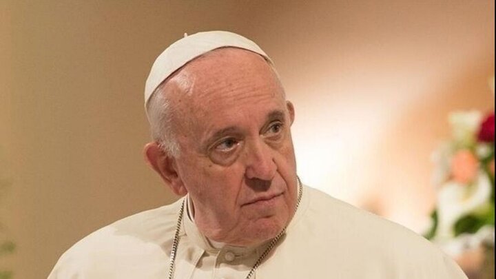 البابا فرنسيس يدين الإساء للقرآن الكريم ويصفه بالعمل الوحشي