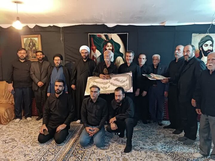 نشان «حبیب» به مداح بروجردی اعطا شد