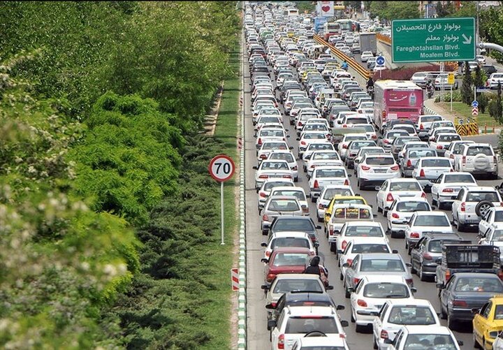ترافیک سنگین در چالوس / محورهای شمالی فاقد مداخلات جوی است