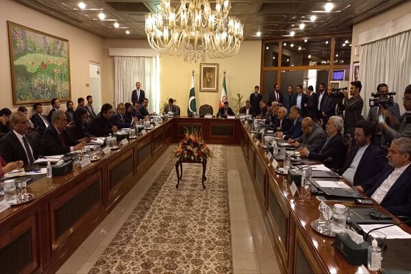 ایرانی وزیر خارجہ کی پاکستان میں قومی اسمبلی کے سپیکر سے ملاقات