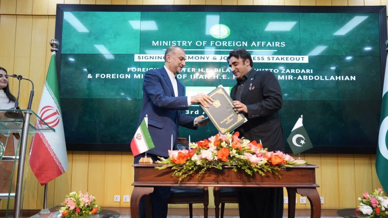 پاکستان اور ایران کے درمیان چار مفاہمتی یادداشتوں پر دستخط
