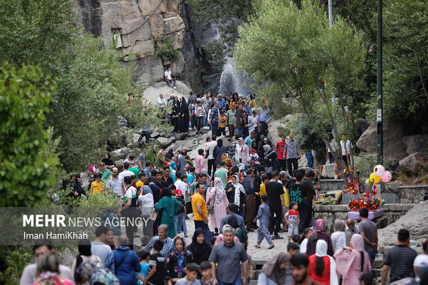 فرار از گرما به آبشار گنجنامه همدان