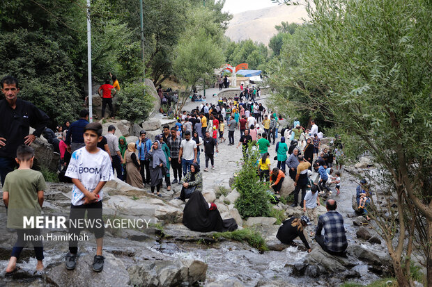 فرار از گرما به آبشار گنجنامه همدان