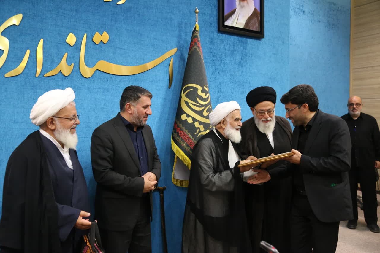 مسئولان استان یزد از دبیرخانه حسینیه ایران تقدیر کردند
