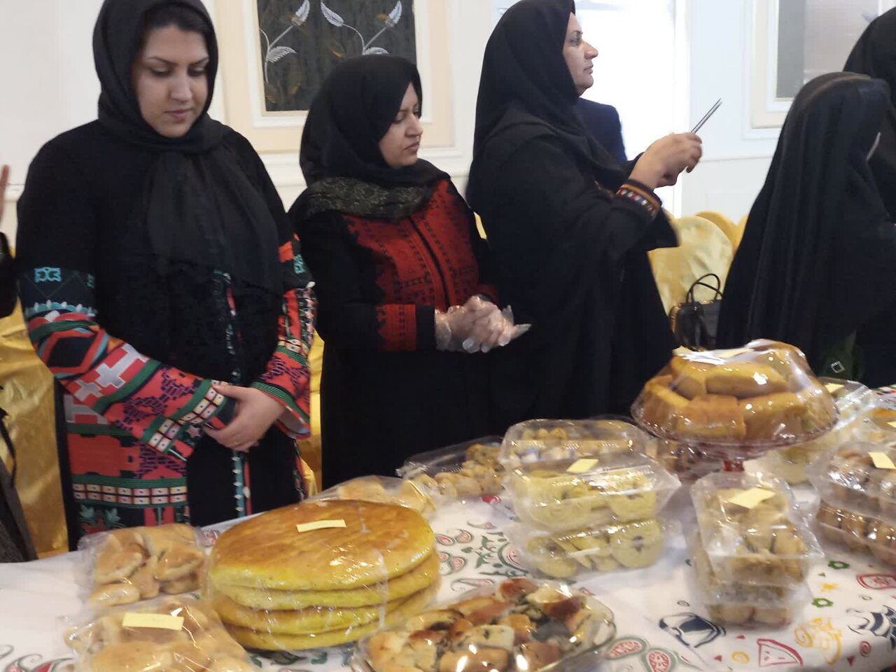 جشنواره غذاهای محلی و صنایع دستی در سراوان برگزار شد