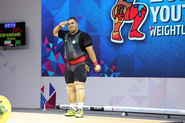 وزنه‌برداران ایران در دسته سنگین وزن قهرمان و نایب قهرمان شدند 