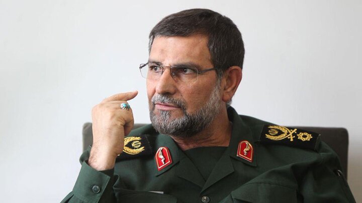 قائد بحرية حرس الثورة يعلن عن تجهيز قواتها بصواريخ ذكية