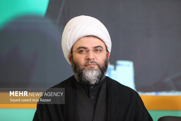 حجت‌الاسلام محمد قمی رئیس سازمان تبلیغات اسلامی در مراسم اولین نشست مطالبه‌گری برگزیدگان مهرواره هوای نو حضور دارد
