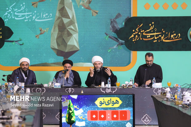  حجت‌الاسلام محمد قمی رئیس سازمان تبلیغات اسلامی در حال سخنرانی در مراسم اولین نشست مطالبه‌گری برگزیدگان مهرواره هوای نو است