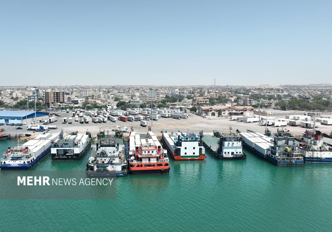 حل مشکل رسوب کالا در بنادر هرمزگان در دستور کار دولت