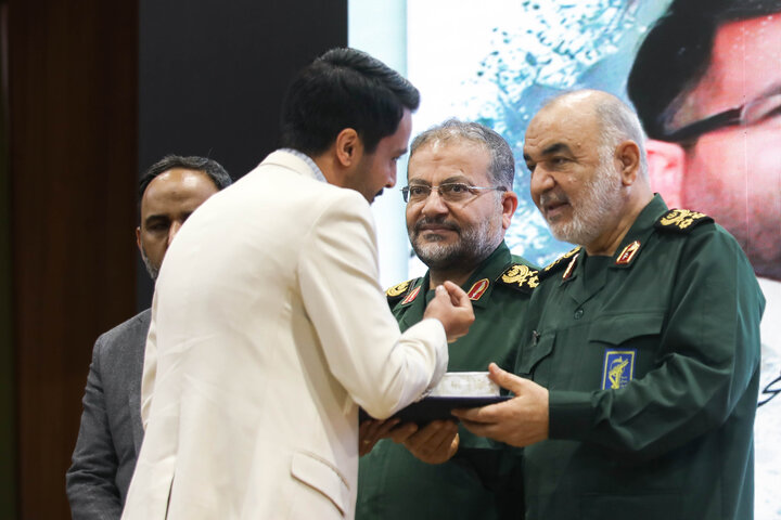 همایش «پیشرفت ایران قوی با خبرنگاران امیدآفرین» 10