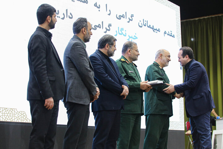 همایش «پیشرفت ایران قوی با خبرنگاران امیدآفرین» 19