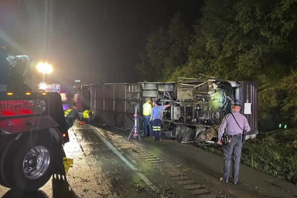 At least 3 dead after charter bus crashes in Pennsylvania