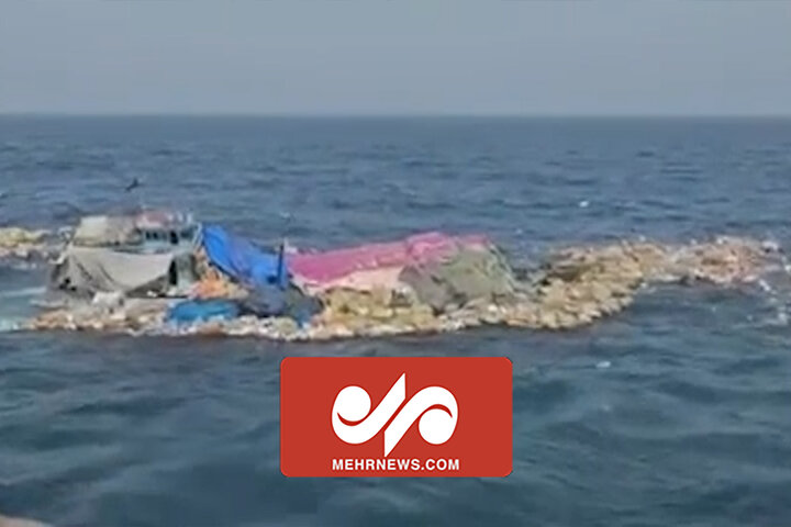 Fars Körfezi'nde alabora olan teknedeki 6 kişi kurtarıldı Fars Körfezi'nde alabora olan teknedeki 6 kişi kurtarıldı
