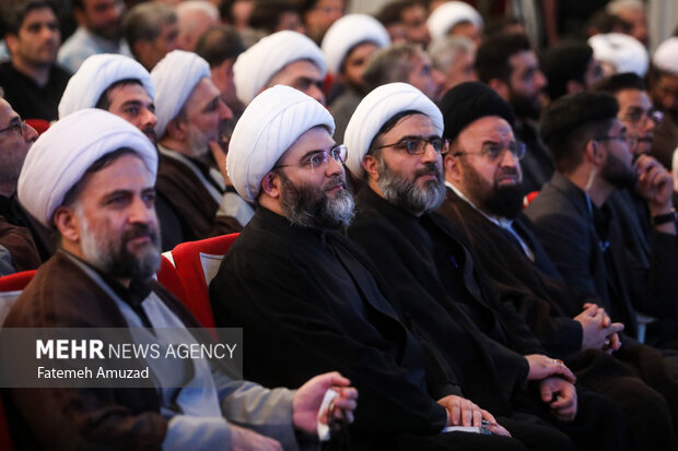حجت الاسلام محمد قمی رئیس سازمان تبلیغات اسلامی در اختتامیه جشنواره مهرواره هوای نو حضور دارد