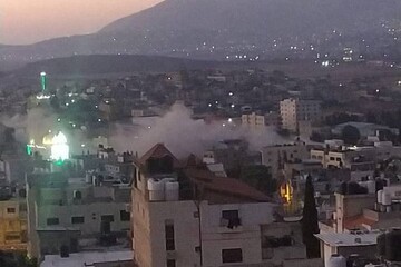 یورش گسترده صهیونیست‌ها به نابلس و تخریب منزل شهید فلسطینی/ واکنش حماس+ فیلم