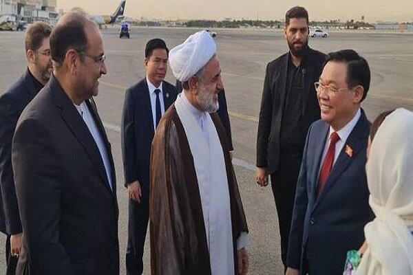 Vietnam Meclis Başkanı'dan Tahran'a ziyaret