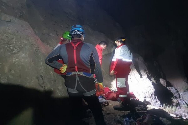 کوهنورد گرفتار در ارتفاعات «سبزرود» در شهرستان سرایان نجات یافت