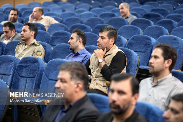 مراسم بزرگداشت روز خبرنگار صبح امروز با حضور امیر سرتیپ حاتمی مشاور عالی فرمانده معظم کل قوا در امور ارتش در سازمان عقیدتی سیاسی آجا برگزار شد