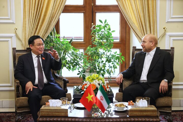 قاليباف يؤكد على ضرورة لعب دور الدبلوماسية البرلمانية لإيران وفيتنام لتطوير العلاقات بين البلدين