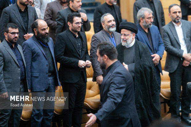 حجت الاسلام سید ابراهیم رئیسی ، رئیس جمهور در مراسم اختتامیه بیست و یکمین جشنواره ملی رسانه های ایران حضو دارد