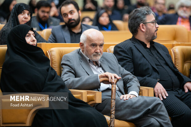 احمد توکلی در مراسم اختتامیه بیست و یکمین جشنواره ملی رسانه های ایران حضور دارد