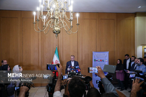 کنفرانس بریکس و ایران با حضور حسین امیرعبداللهیان وزیر امور خارجه در مرکز مطالعات سیاسی وزارت امور خارجه برگزار شد