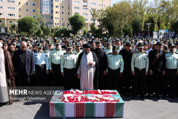 تشییع پیکر دو شهیدسانحه ریزش آوار منطقه ۱۹ تهران صبح چهارشنبه ۱۸ مرداد ۱۴۰۲ با حضور فرماندهان فراجا، خانواده و همرزمان این دو شهید در ستاد فاتب برگزار شد