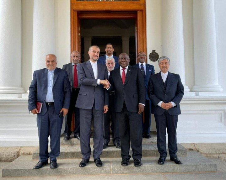 وزير الخارجية الايراني يلتقي رئيس جنوب افريقيا في بريتوريا