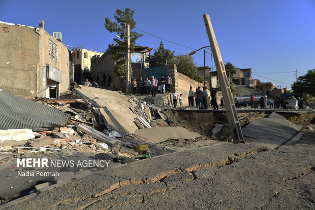 پس از رانش «تخلیه و تخریب ساختمانهای آسیب دیدهی حصار»