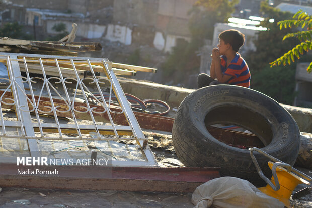 پس از رانش «تخلیه و تخریب ساختمانهای آسیب دیدهی حصار»