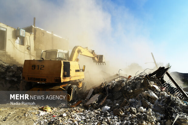 سه کارگر افغان در حادثه تخریب ساختمان مصدوم شدند سه کارگر افغان در حادثه تخریب ساختمان مصدوم شدند