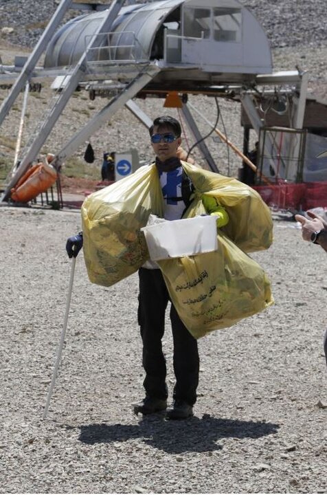 پاکسازی پیست اسکی مجموعه توچال/ برگزاری «روز پاکداشت طبیعت»