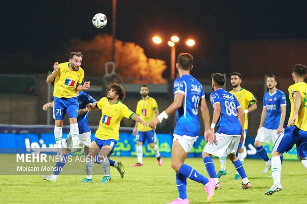 امضا قرارداد سرمربی در فرودگاه نوبر است/ تراکتور جبران میکند