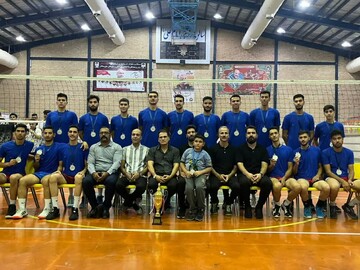 تیم والیبال جوانان مرکزی نایب قهرمان دسته سه کشور شد