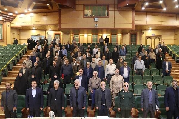 دشمن در تلاش است از عظمت دوران دفاع مقدس بکاهد