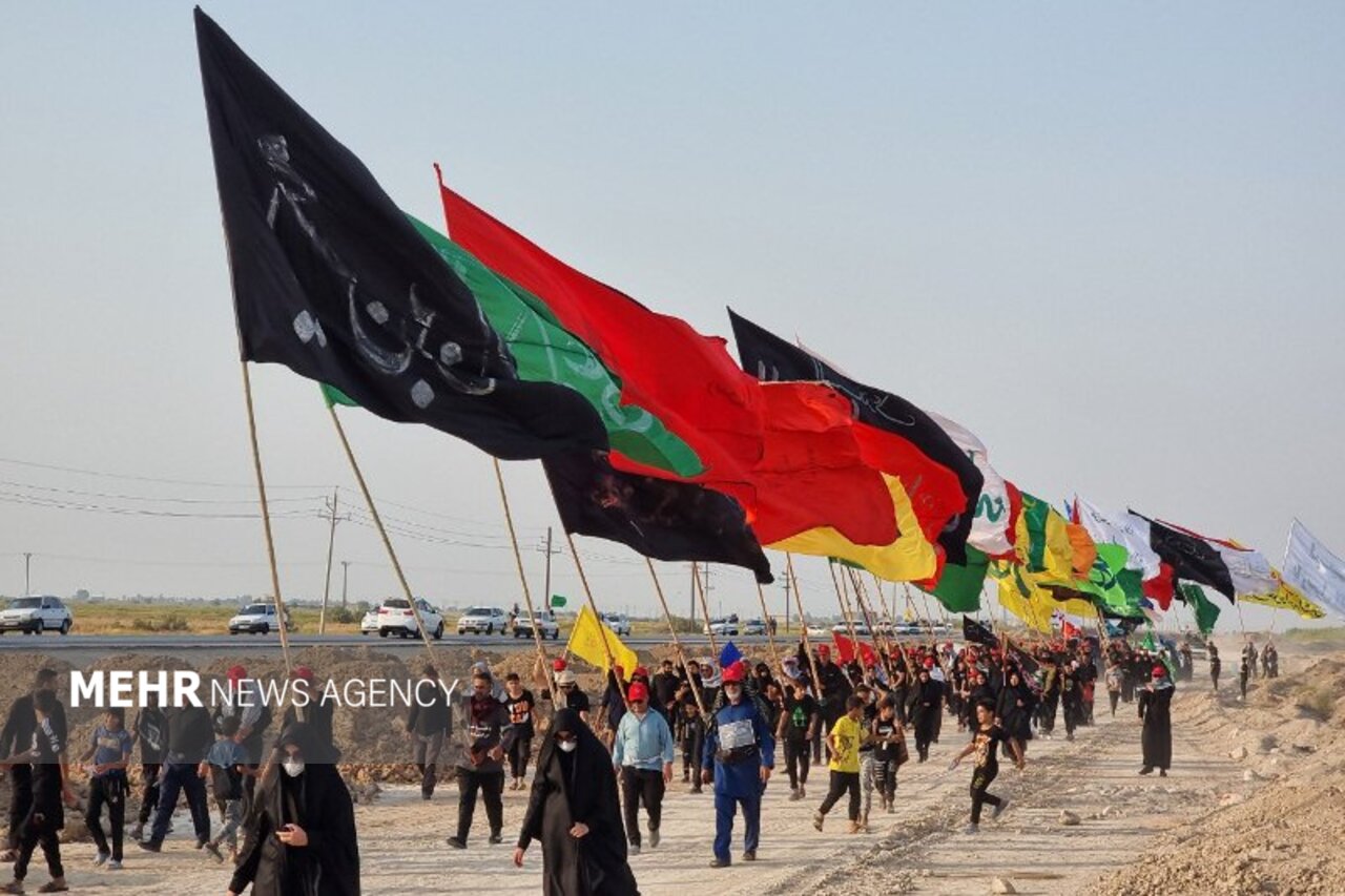 اربعین مارچ کا آغاز، رامشیر کے عوام ۷۲ پرچموں کے ساتھ روانہ