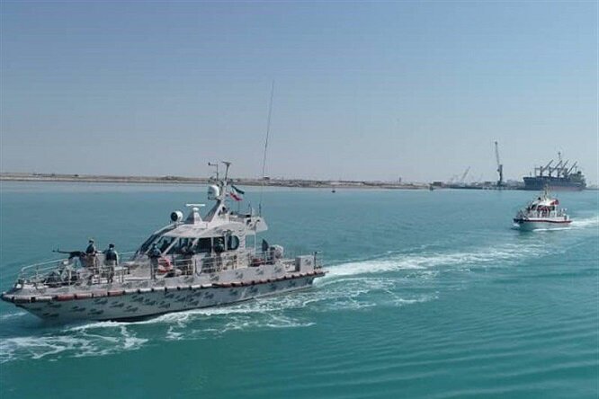 یک شناور حامل مواد مخدر در آبهای شمالی خلیج فارس توقیف شد
