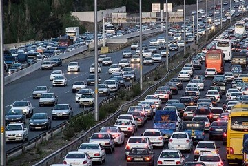 ترافیک در کرج - تهران سنگین است