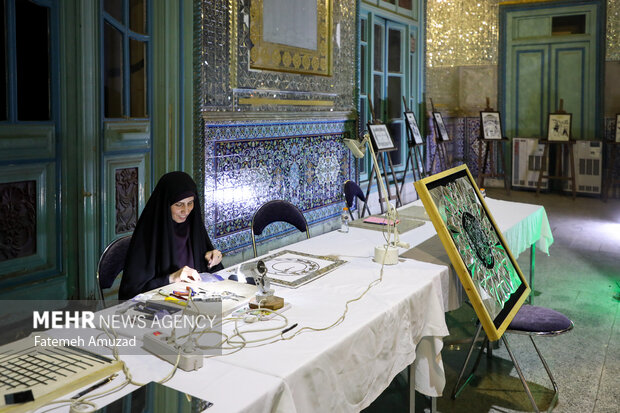 سوگواره عاشورایی «رستخیز عام» که ادای دینی هنرمندانه به ساحت سید و سالار شهیدان کربلاست، در آخرین هفته از ماه محرم در حوزه هنری تهران در حال برگزاری است