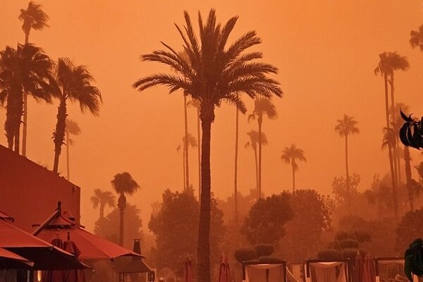 آسمان سرخ، خیابان نارنجی؛ ویدئوی آخرالزمانی از طوفان شن در مراکش