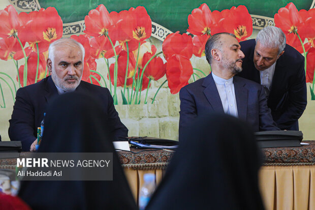میر عبداللهیان، وزیر امور خارجه  در گرامیداشت سالگرد شهدای دیپلمات در مزار شریف حضور دارد